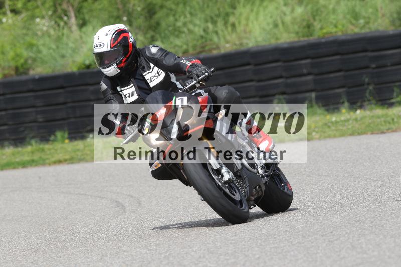 /Archiv-2025/10 23.04.2025 Cornu Master School ADR/rot-rouge/51